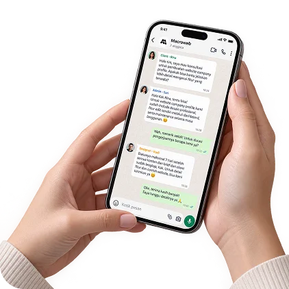 Foto tim Macroweb di grup WhatsApp
